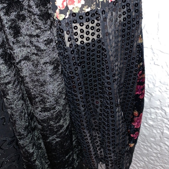 🥀Vintage 90’s Patchwork Floral Velvet Sequin Ragdoll Skirt - Picture 5 of 9